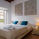 Pantheon Charming 2-Bed Apartment In Heart Of Rome
